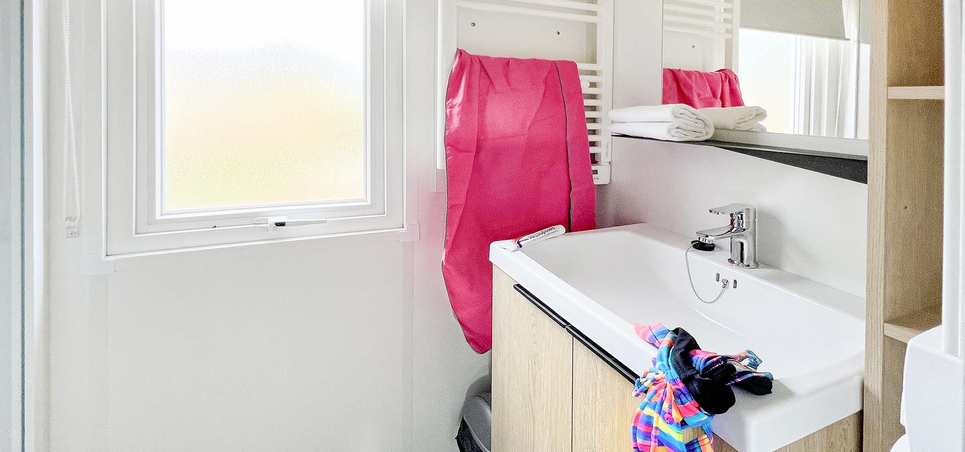 Camping porto vecchio bungalow 400 salle de bain